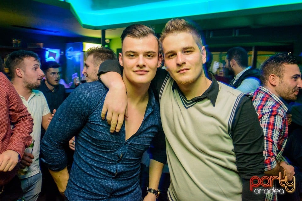 Friday Night Party, Green Pub