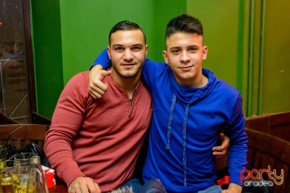 Friday Night Party, Green Pub