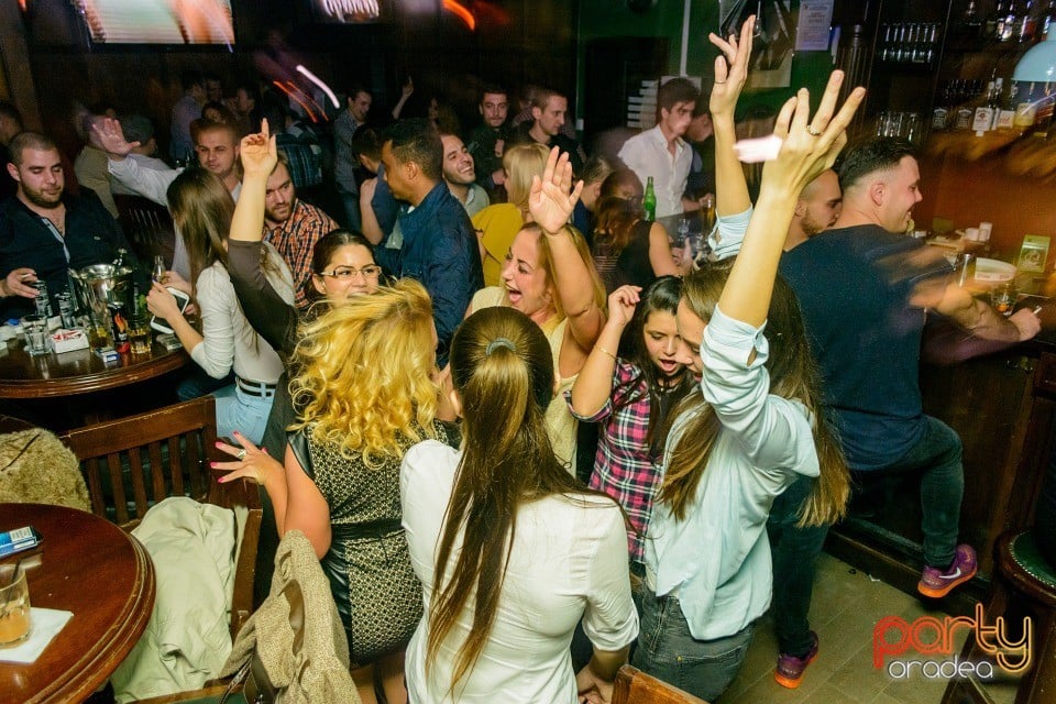 Friday Night Party, Green Pub