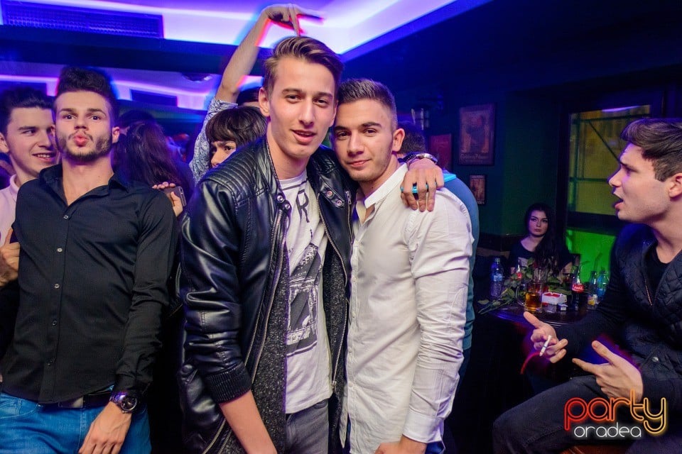 Friday Night Party, Green Pub