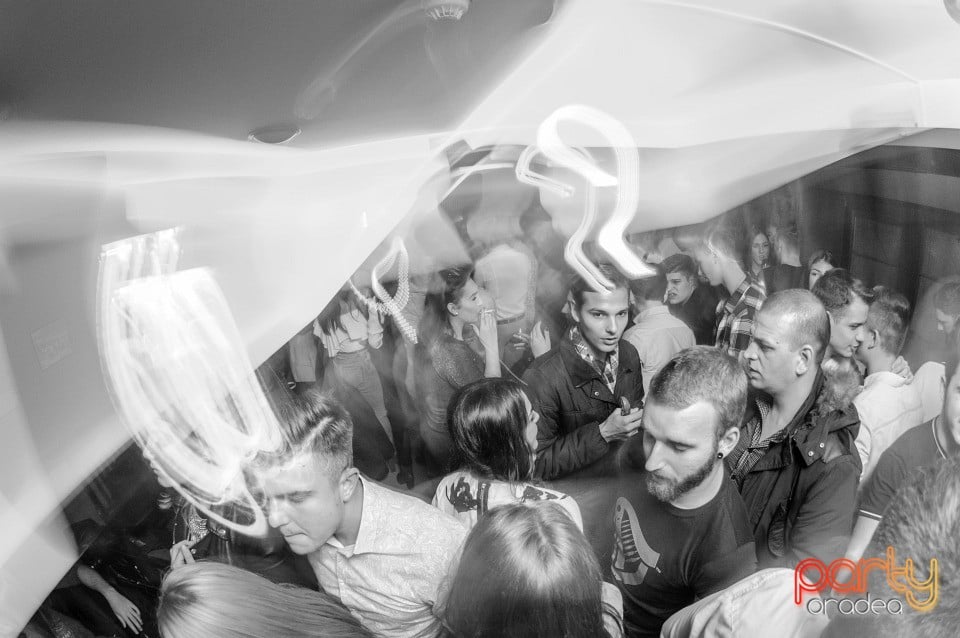 Friday Night Party, Green Pub