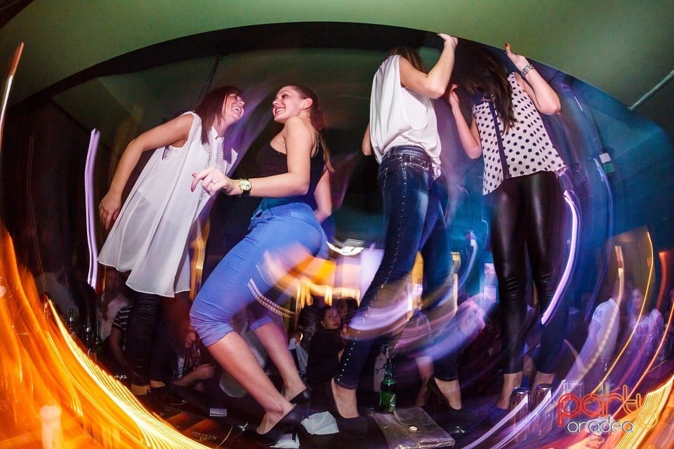 Friday Night Party, Green Pub