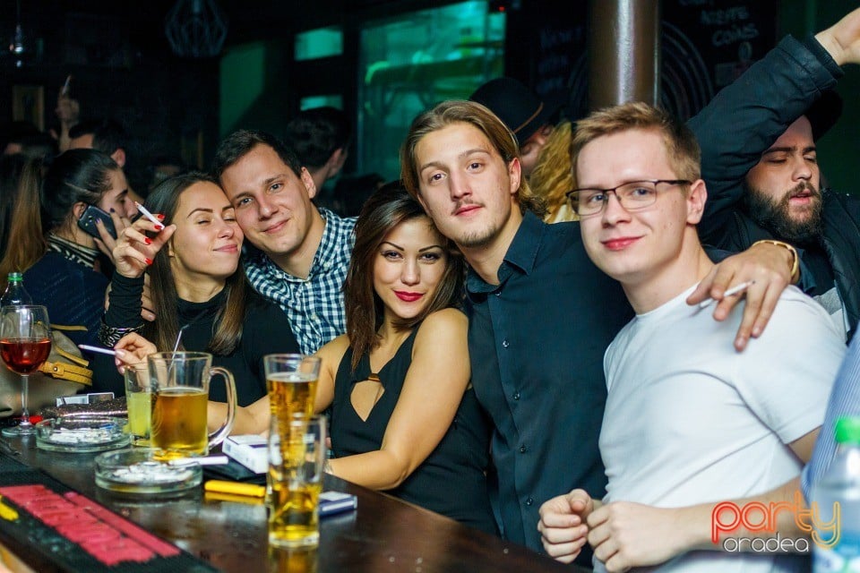 Friday Night Party, Green Pub