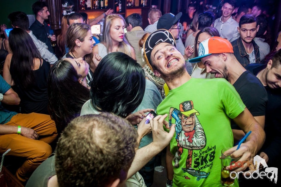Friday night, Green Pub