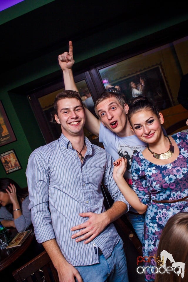 Friday night, Green Pub