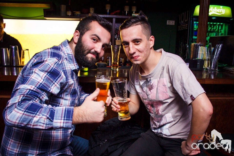 Friday night, Green Pub