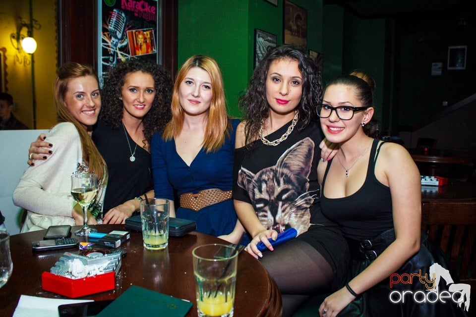 Friday night, Green Pub