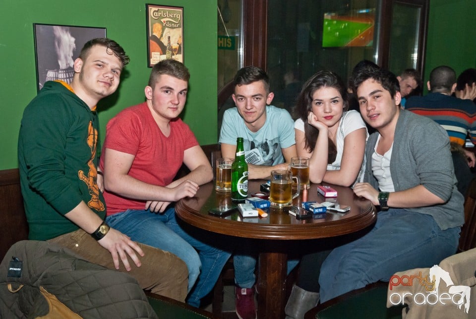 Friday night, Green Pub