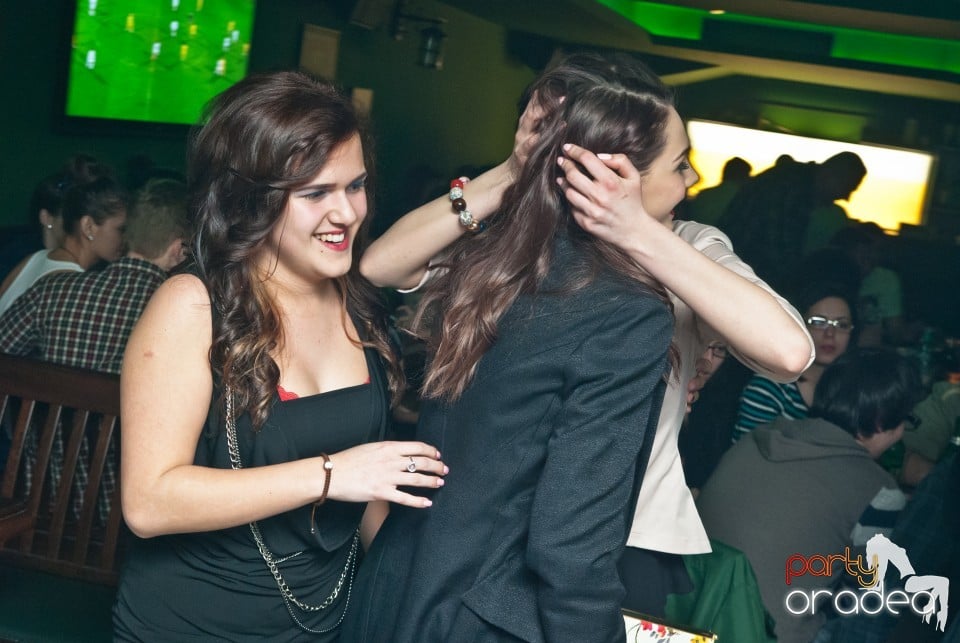 Friday night, Green Pub