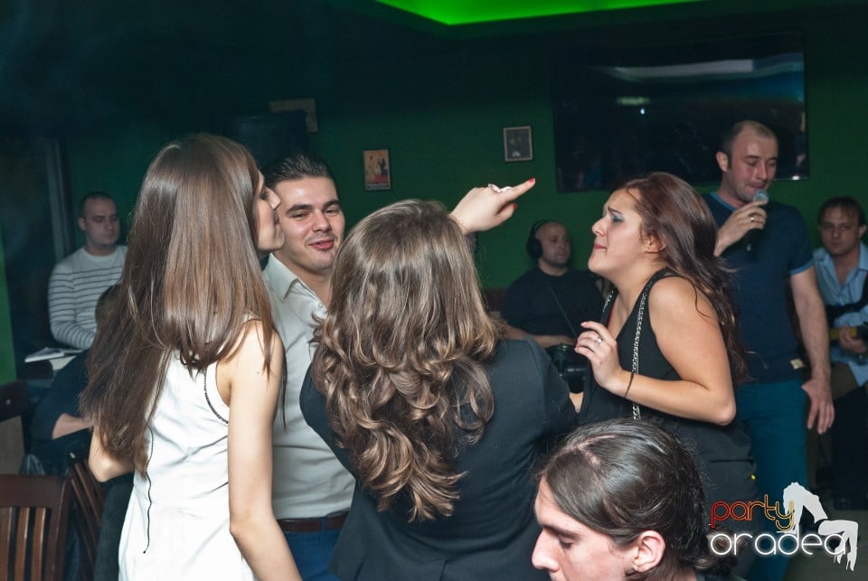 Friday night, Green Pub