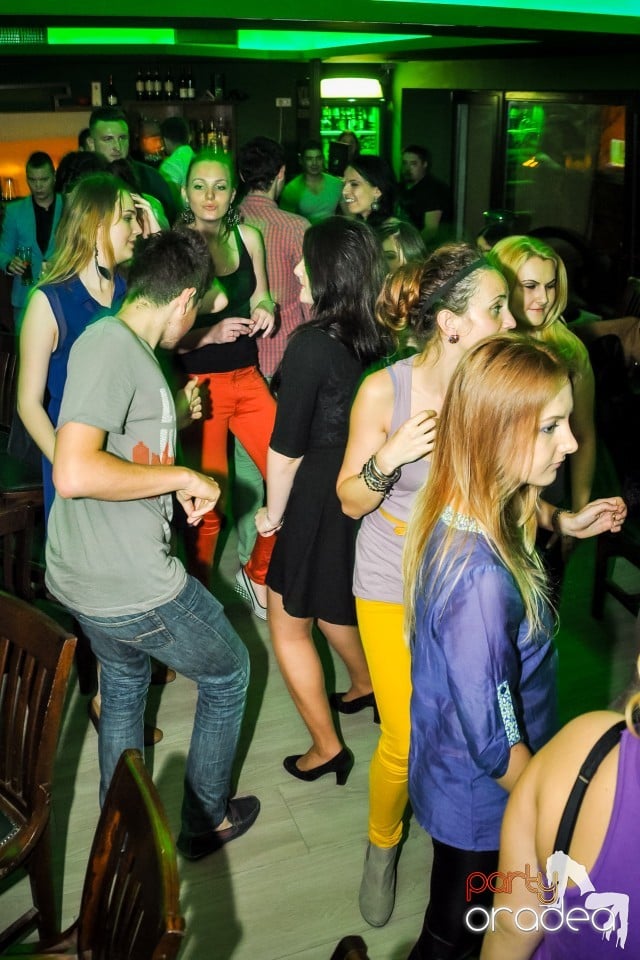 Friday night, Green Pub