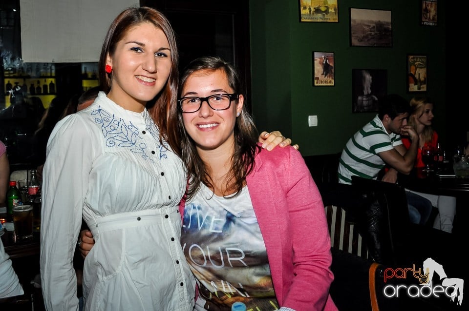 Friday night, Green Pub