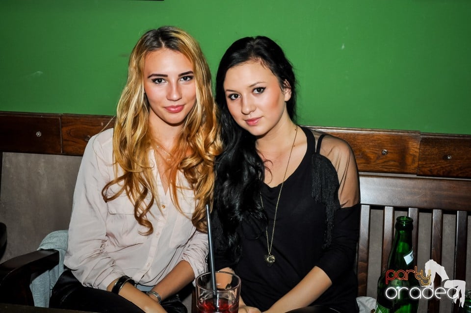 Friday night, Green Pub