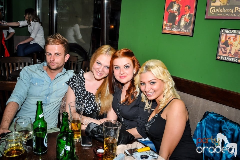 Friday night, Green Pub