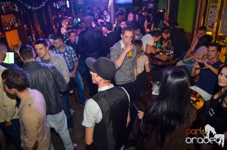 Friday night, Green Pub