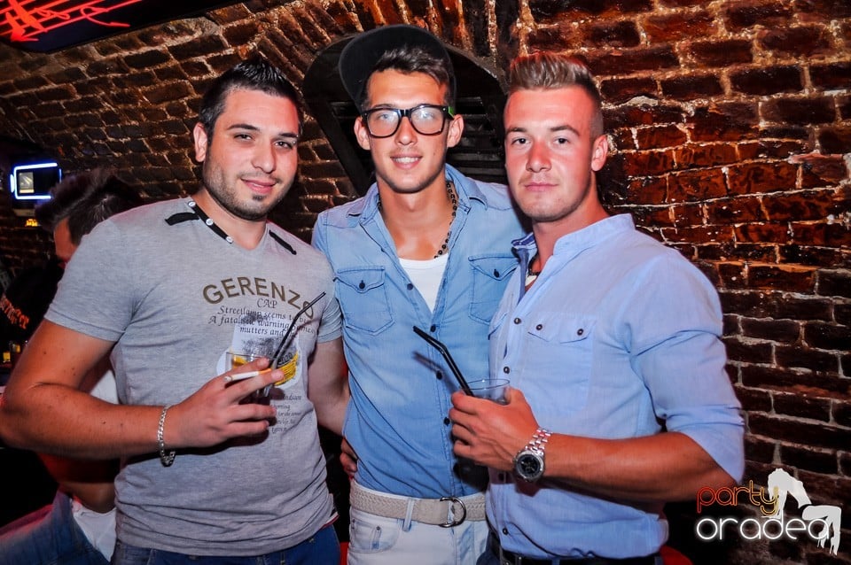 Friday night clubbing, 