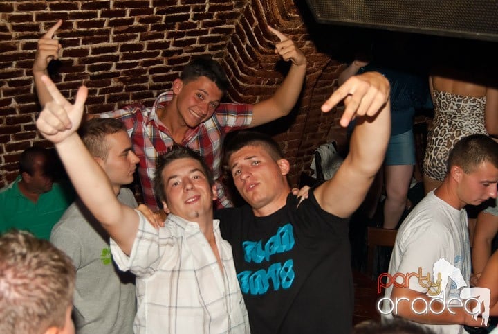 Friday Party @ Escape, 