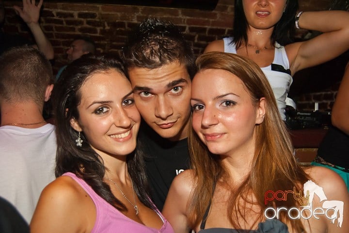 Friday Party @ Escape, 