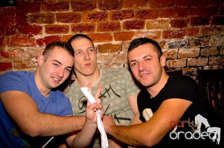 Friday Party în Club Escape, 