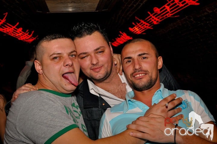 Friday Party în Club Escape, 