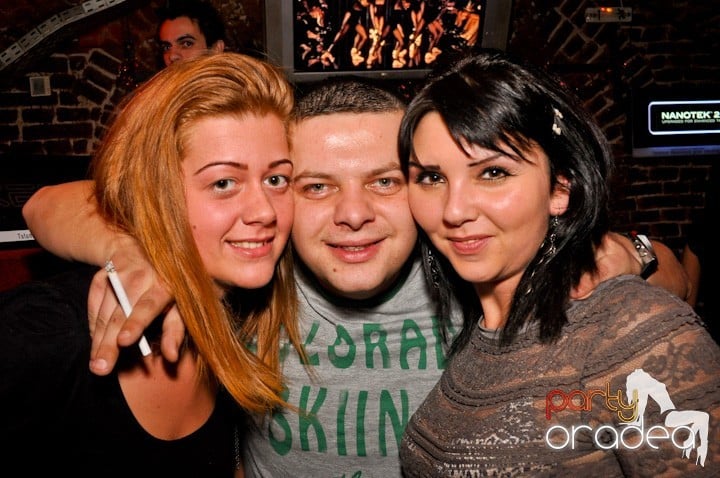 Friday Party în Club Escape, 