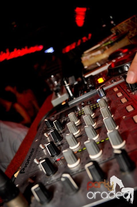 Friday Party în Club Escape, 