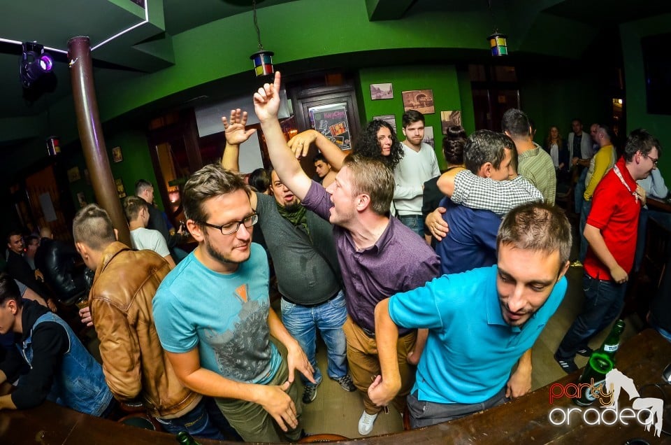 Friday party, Green Pub