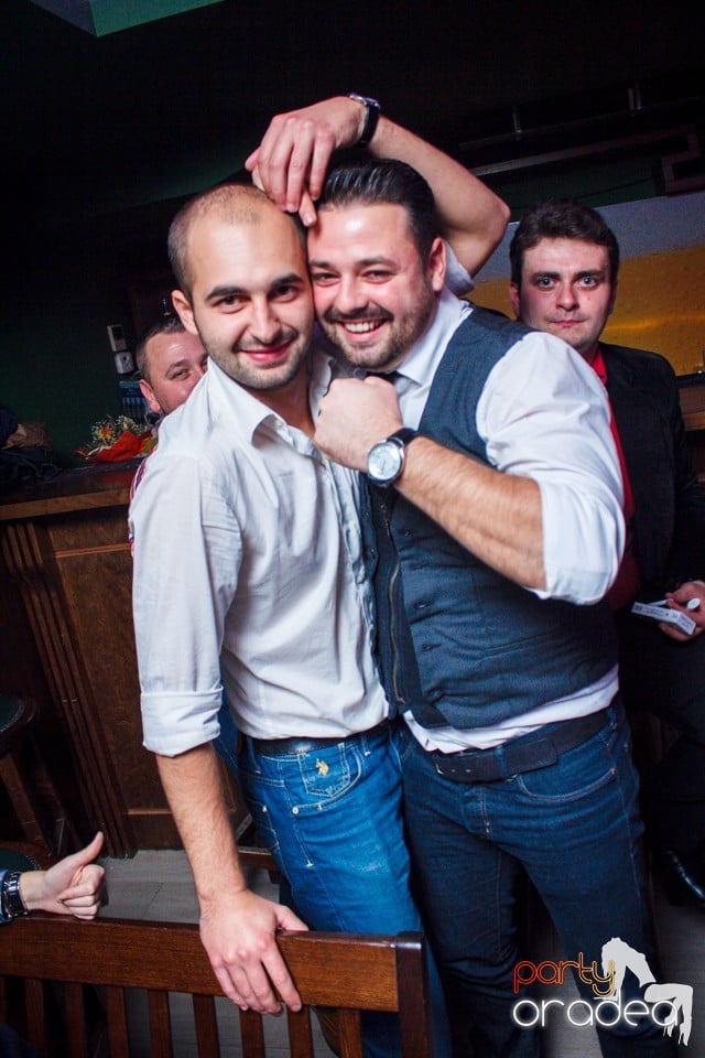 Friday Party, Green Pub