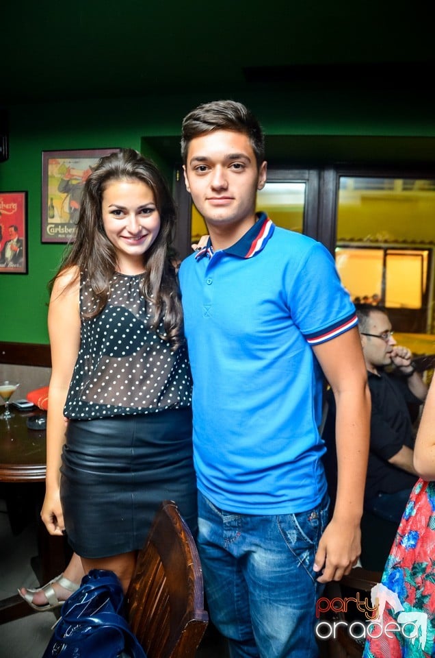 Friday party, Green Pub