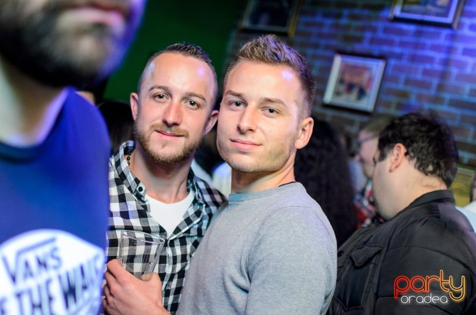Friday Night Party, Green Pub