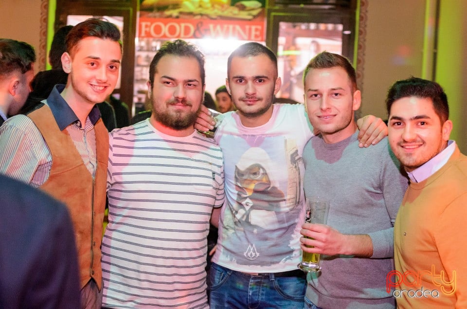 Friday Night Party, Green Pub