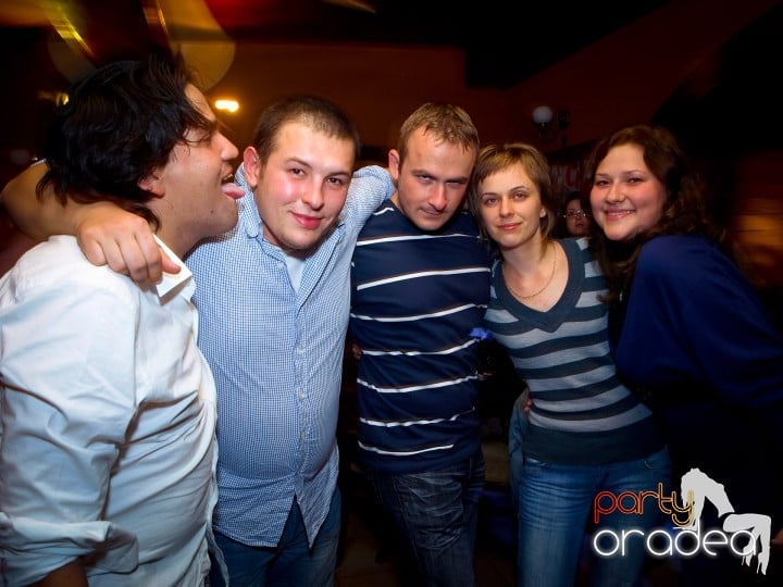 Friends weekend în Chanson, 