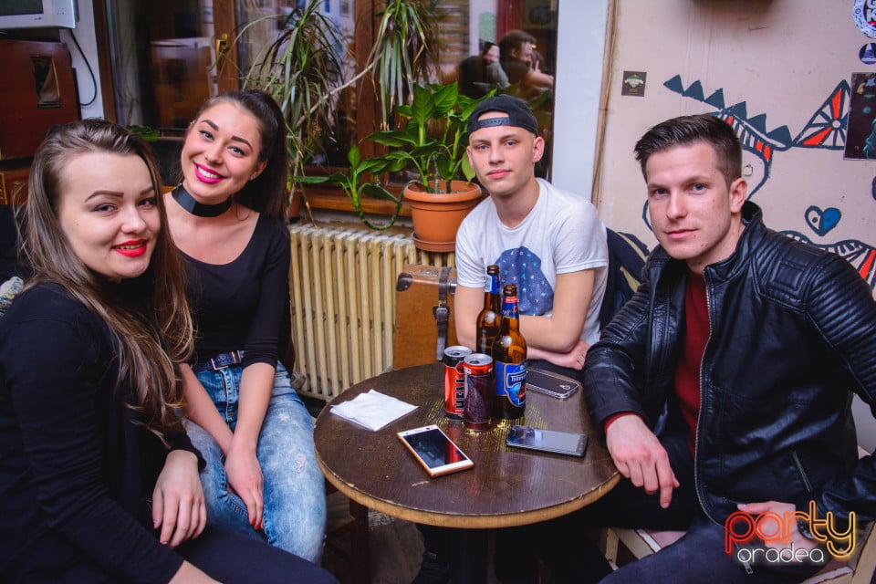 Student Party, Gekko