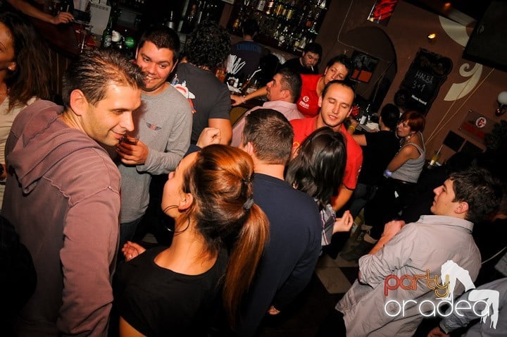 Glow Night Party sâmbătă, 