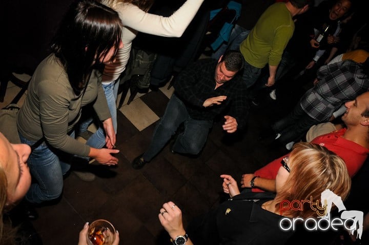 Glow Night Party sâmbătă, 