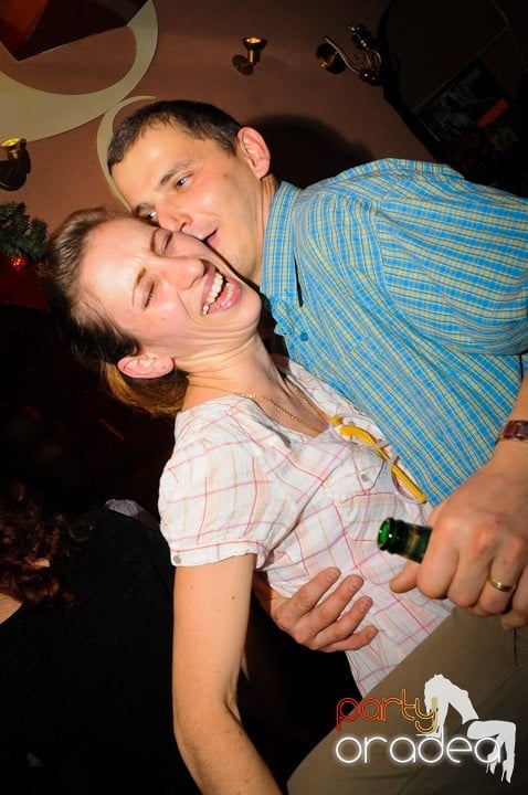 Glow Night Party sâmbătă, 