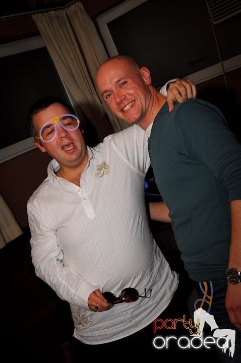 Glow Night Party sâmbătă, 