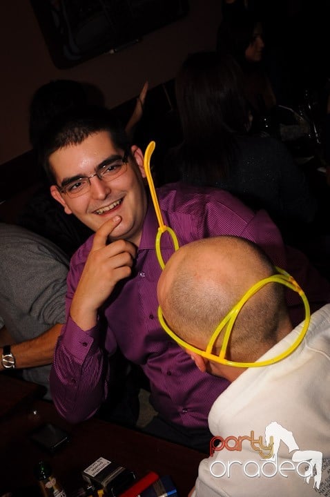 Glow Night Party sâmbătă, 