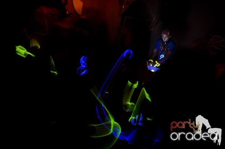 Glow Night Party sâmbătă, 