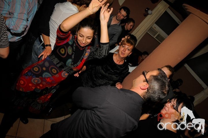 Glow Night Party sâmbătă, 