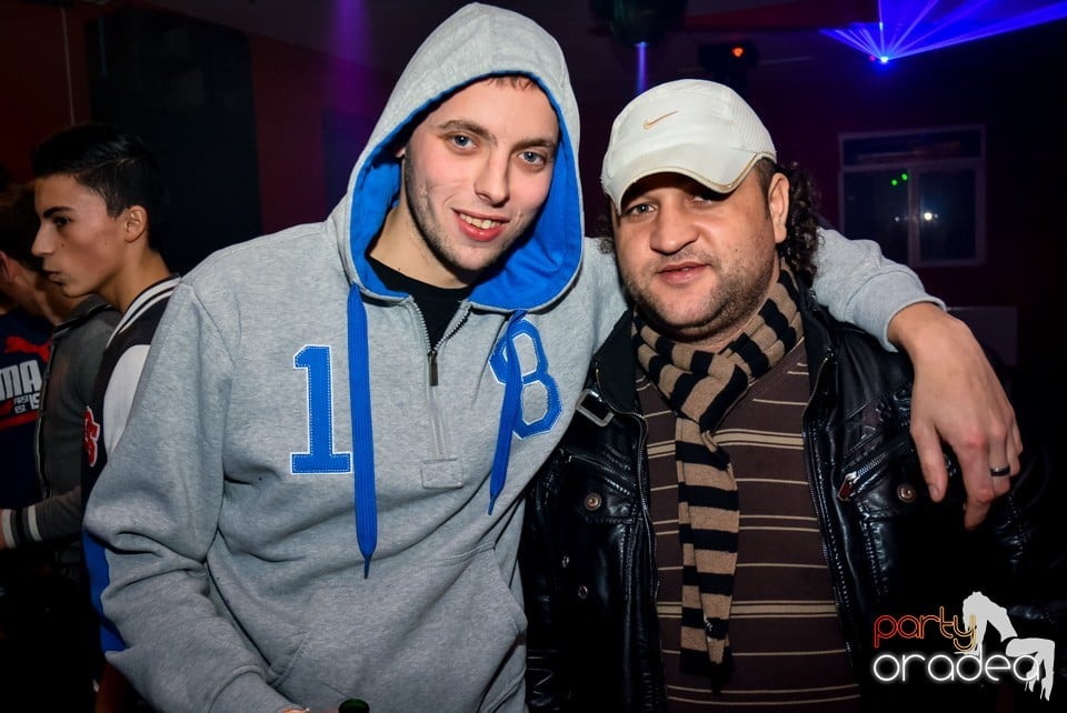 Go-go Dance Show, Royal Party House