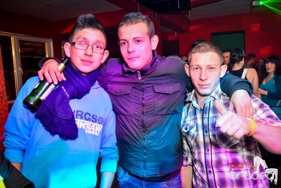 Go-go Dance Show, Royal Party House