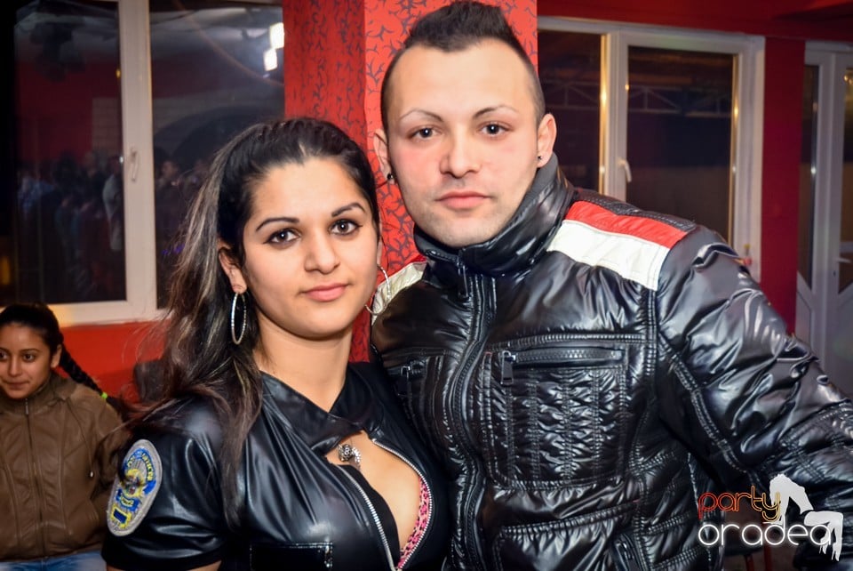 Go-go Dance Show, Royal Party House