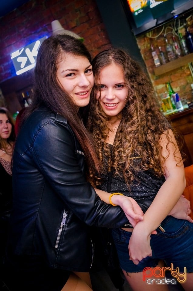 Golddigger Party, Juice