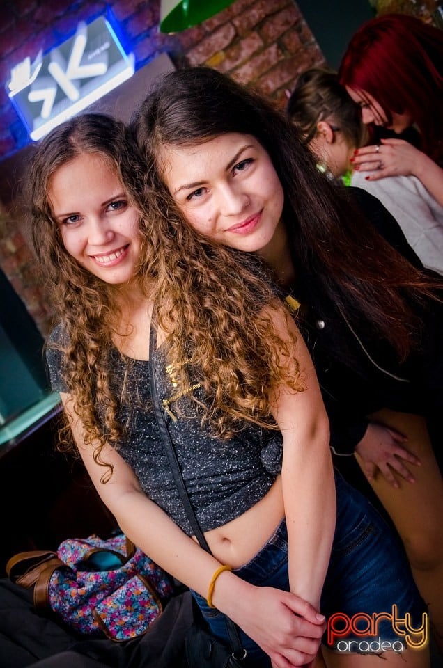 Golddigger Party, Juice