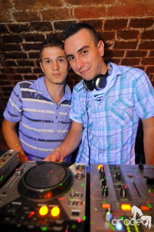 Golden Thursday @ Club Escape, 