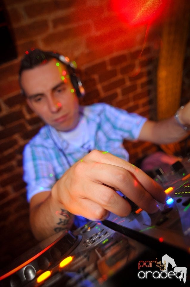 Golden Thursday @ Club Escape, 