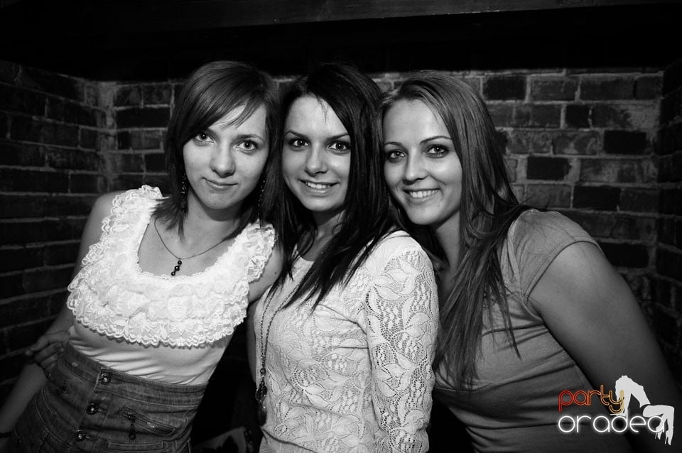 Golden Thursday @ Club Escape, 