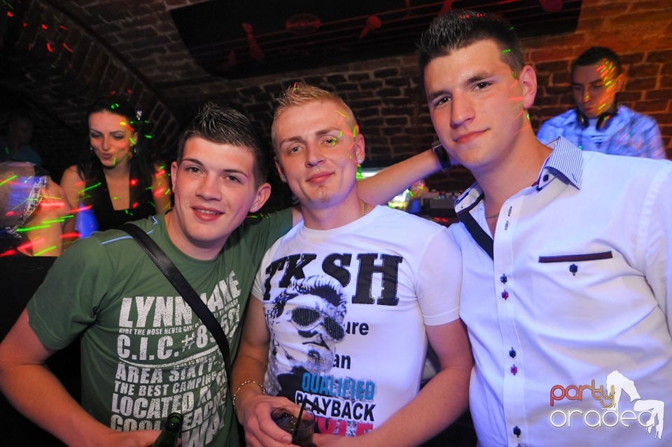 Golden Thursday @ Club Escape, 