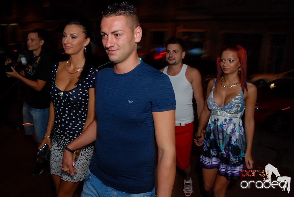 Grand VIP Party în The One Café & Club, 